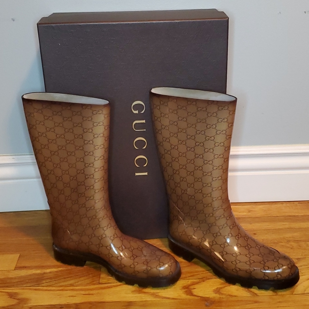 🚫SOLD🚫Authentic Gucci GG Logo Rubber Rain Boots